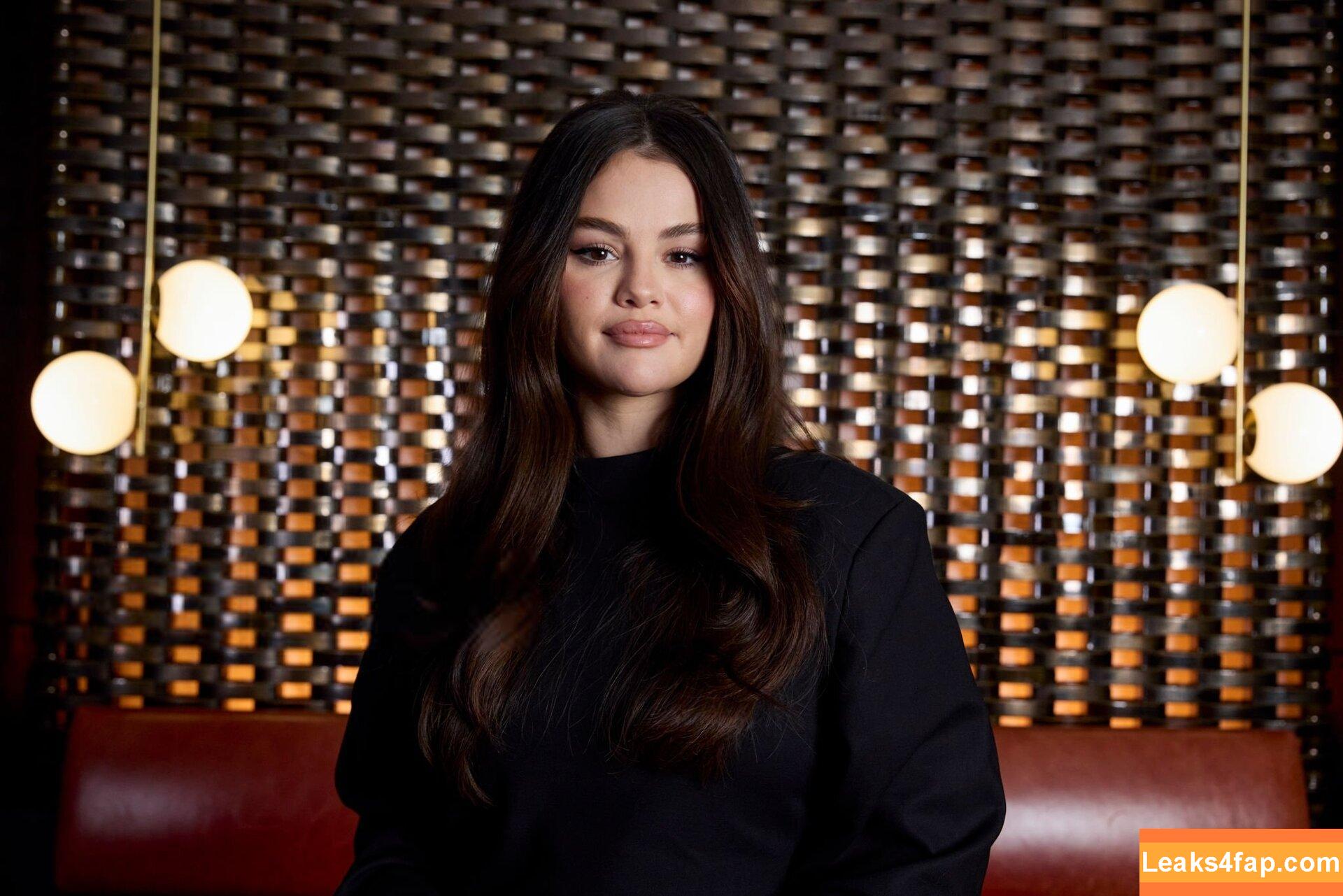 Selena Gomez / Selena / https: / selena.gomez / selenagomez leaked photo photo #5595