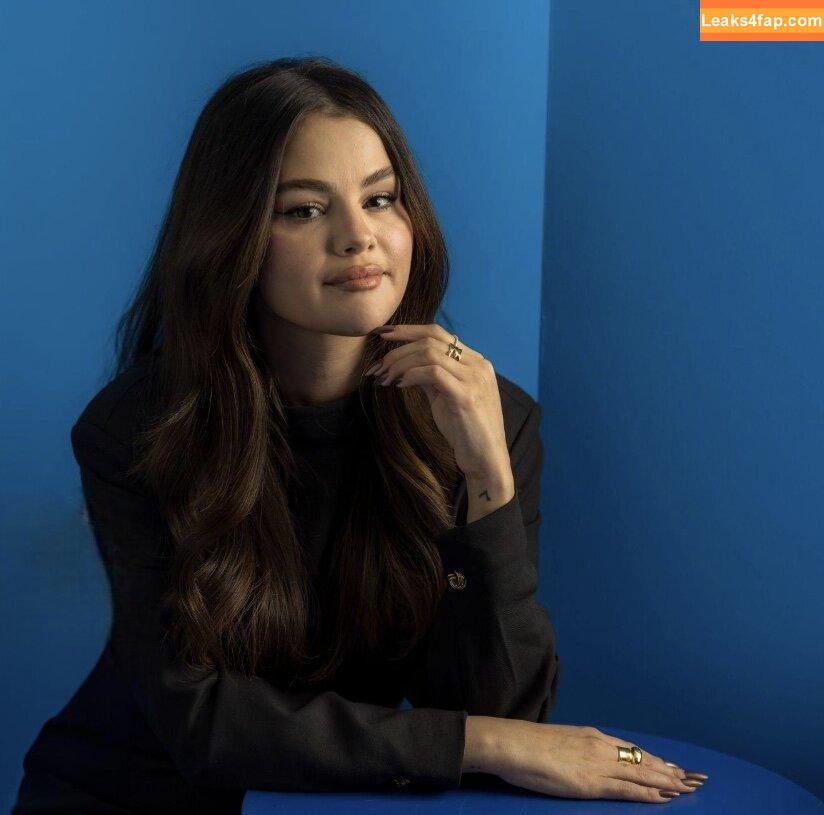 Selena Gomez / Selena / https: / selena.gomez / selenagomez слитое фото фото #5689