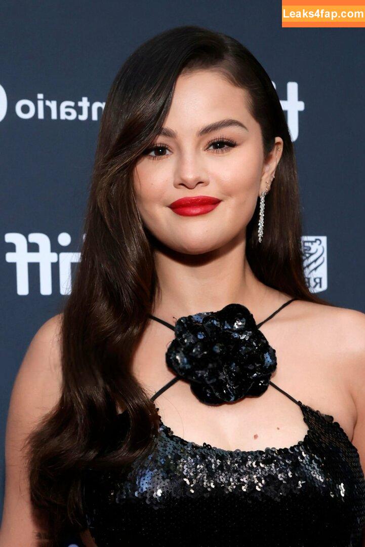Selena Gomez / Selena / https: / selena.gomez / selenagomez слитое фото фото #5695
