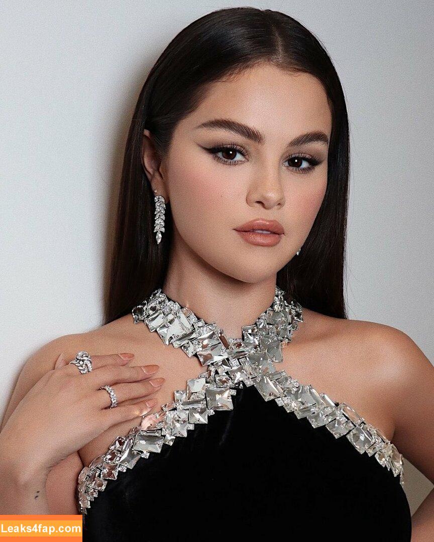 Selena Gomez / Selena / https: / selena.gomez / selenagomez слитое фото фото #5754