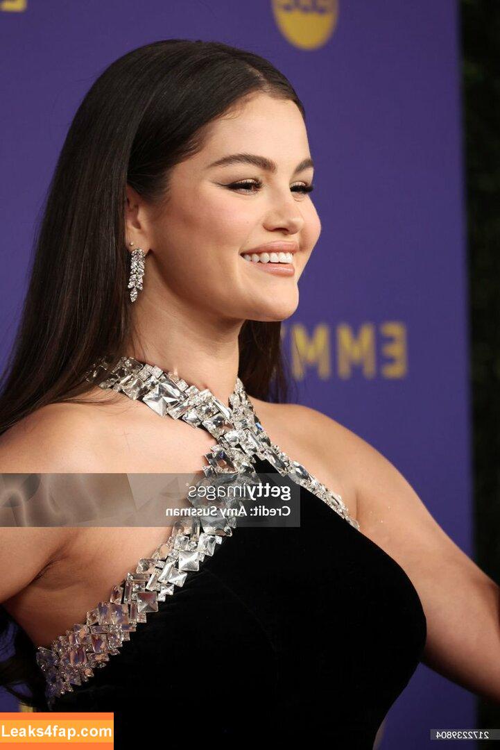 Selena Gomez / Selena / https: / selena.gomez / selenagomez слитое фото фото #5762