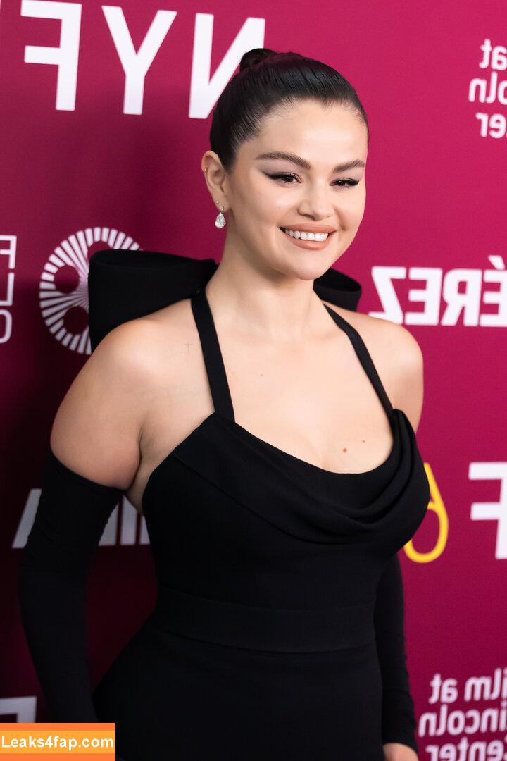 Selena Gomez / Selena / https: / selena.gomez / selenagomez слитое фото фото #5974