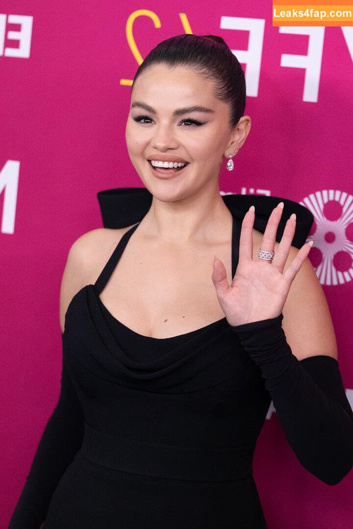 Selena Gomez / Selena / https: / selena.gomez / selenagomez слитое фото фото #5979