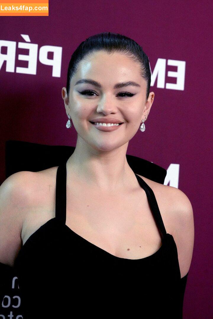 Selena Gomez / Selena / https: / selena.gomez / selenagomez слитое фото фото #5984