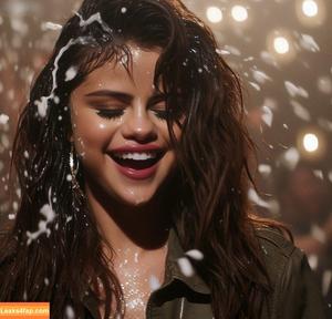 Selena Gomez photo #5001