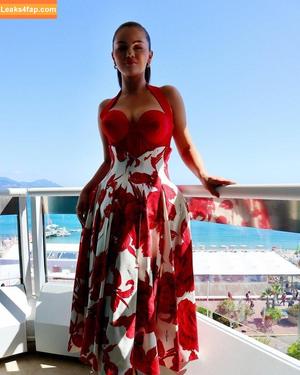 Selena Gomez photo #5029