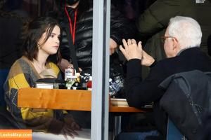 Selena Gomez photo #5038