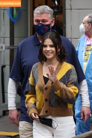 Selena Gomez photo #5055