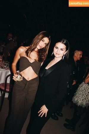Selena Gomez photo #5086