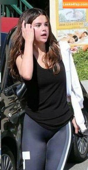 Selena Gomez photo #5101