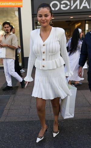 Selena Gomez photo #5132