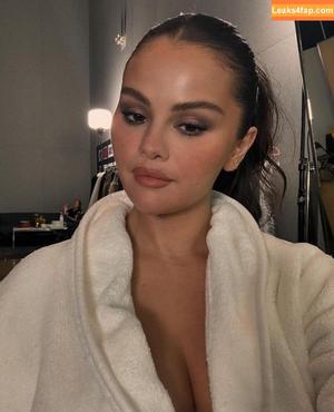 Selena Gomez photo #5151