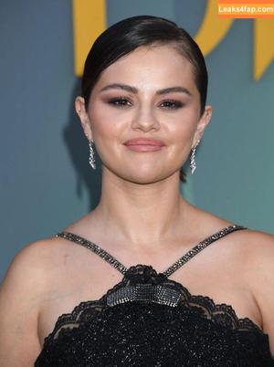 Selena Gomez фото #5321