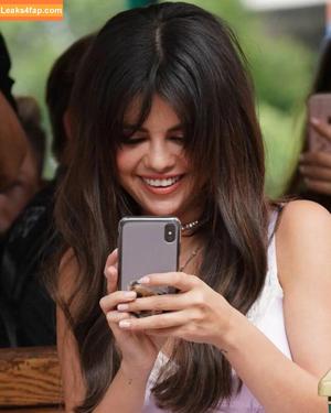 Selena Gomez photo #5426