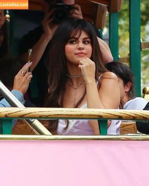 Selena Gomez photo #5427