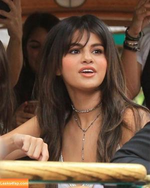 Selena Gomez photo #5430