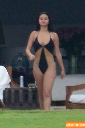 Selena Gomez photo #5440