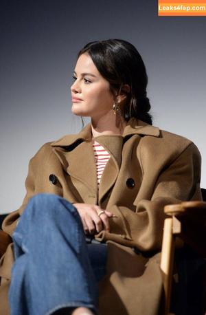 Selena Gomez photo #5451