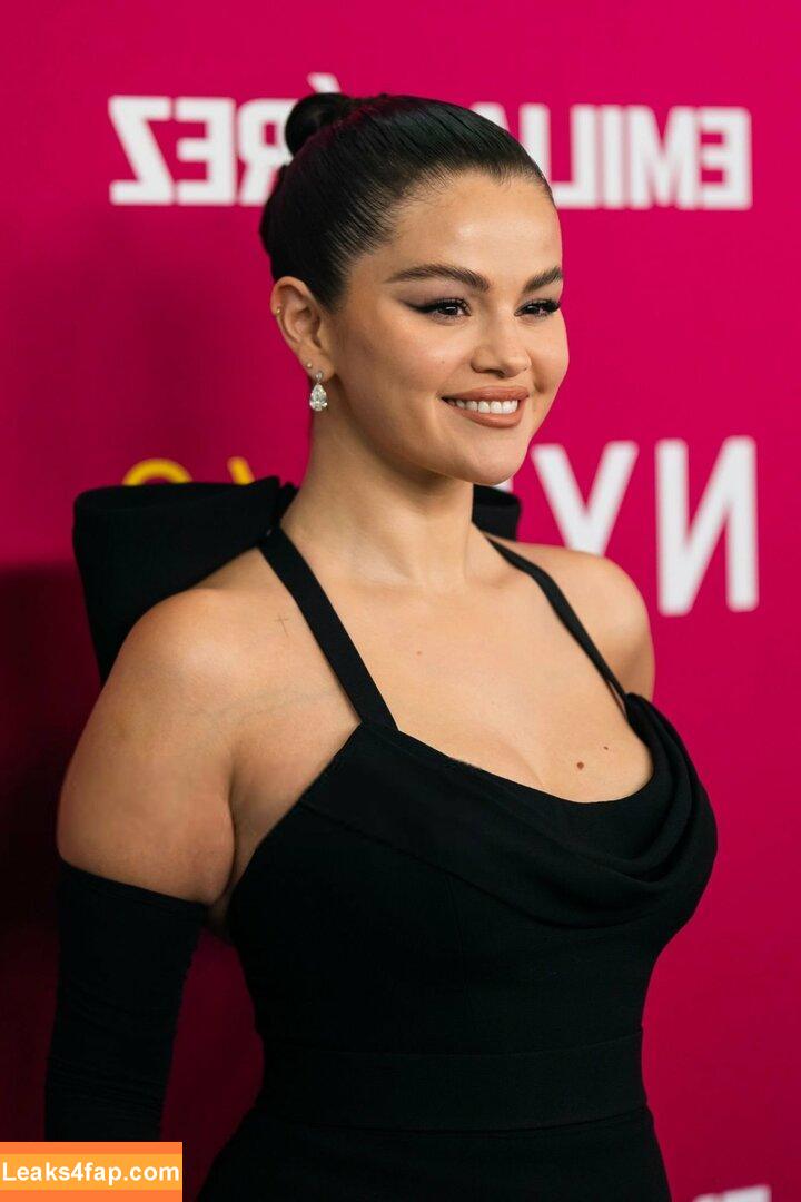 Selena Gomez / Selena / https: / selena.gomez / selenagomez слитое фото фото #6032