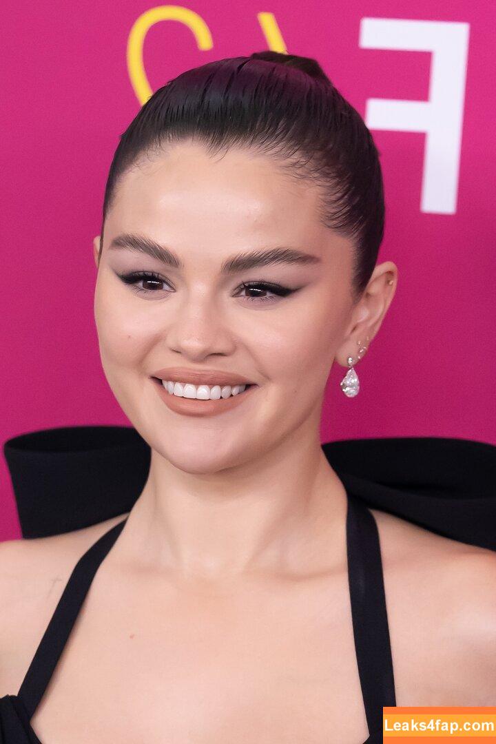 Selena Gomez / Selena / https: / selena.gomez / selenagomez leaked photo photo #6078