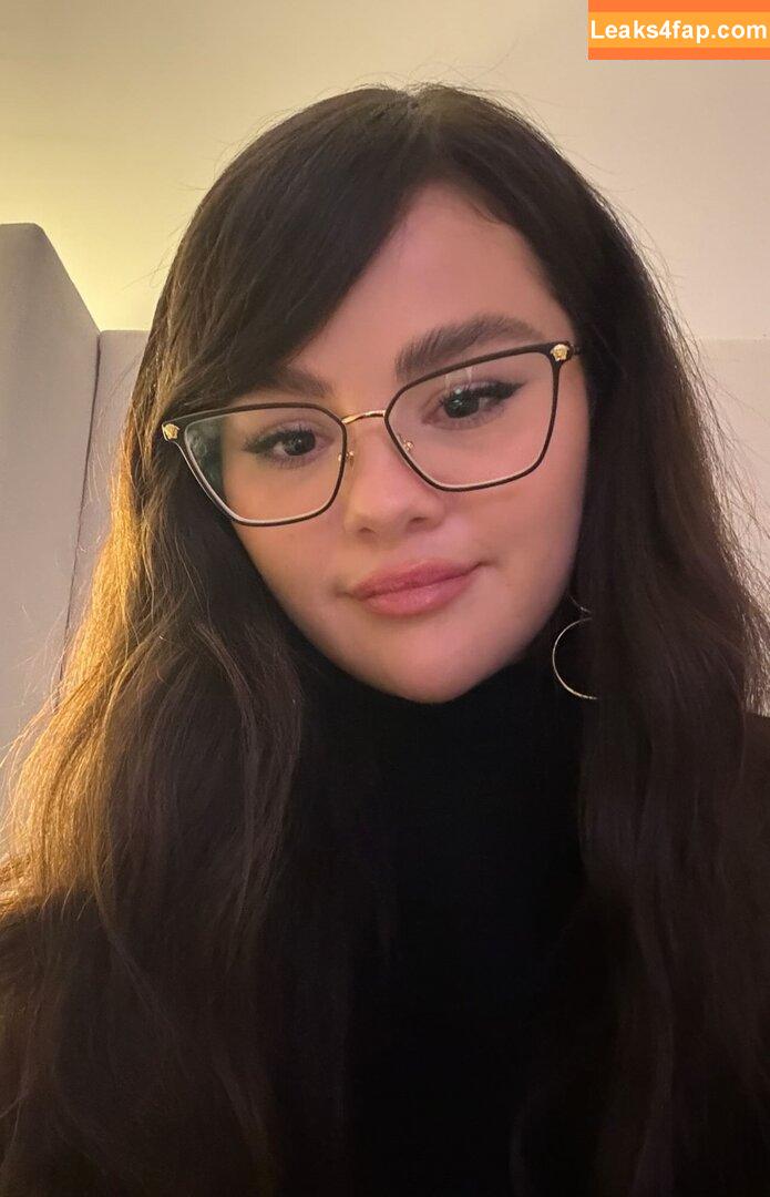 Selena Gomez / Selena / https: / selena.gomez / selenagomez leaked photo photo #6082