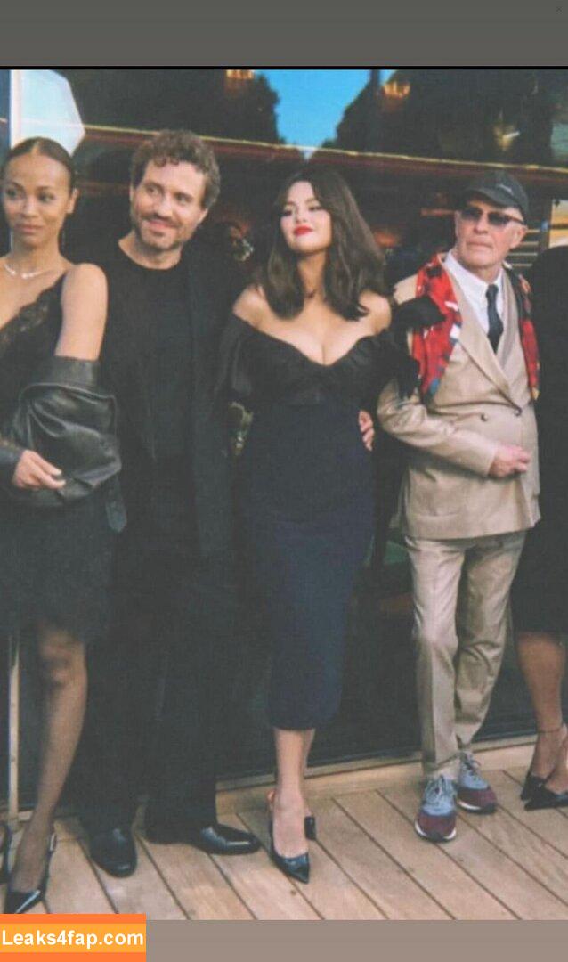 Selena Gomez / Selena / https: / selena.gomez / selenagomez leaked photo photo #6097