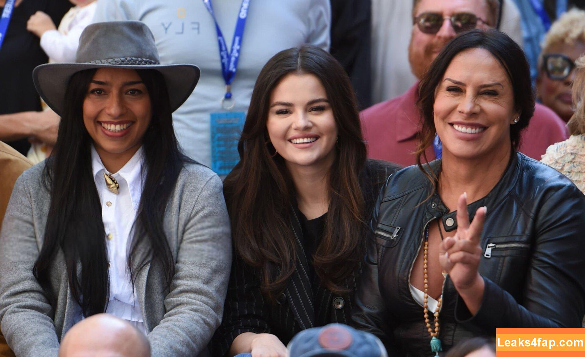 Selena Gomez / Selena / https: / selena.gomez / selenagomez leaked photo photo #6116