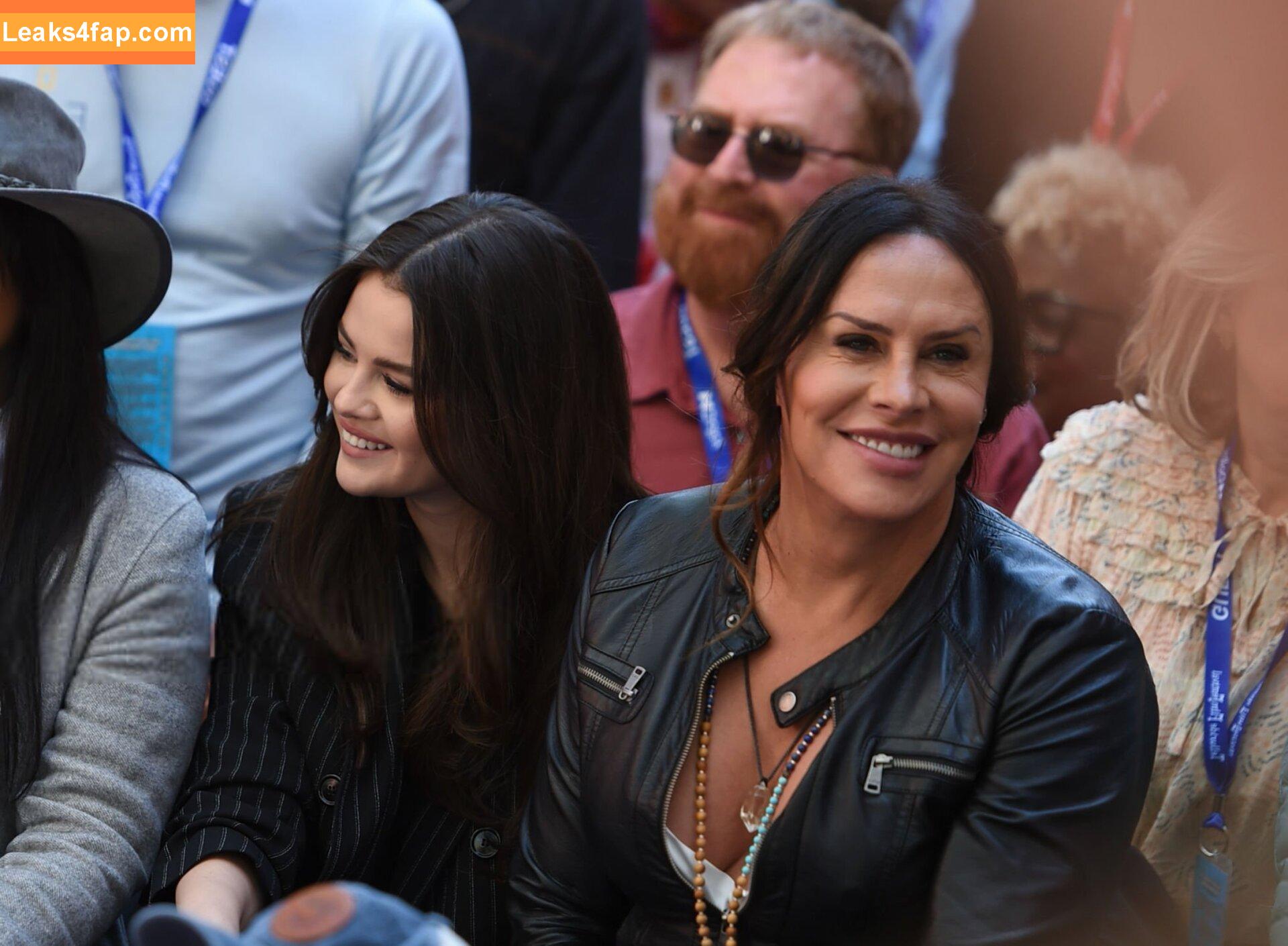 Selena Gomez / Selena / https: / selena.gomez / selenagomez leaked photo photo #6119