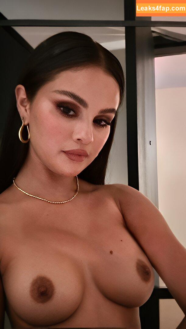 Selena Gomez / Selena / https: / selena.gomez / selenagomez leaked photo photo #6250