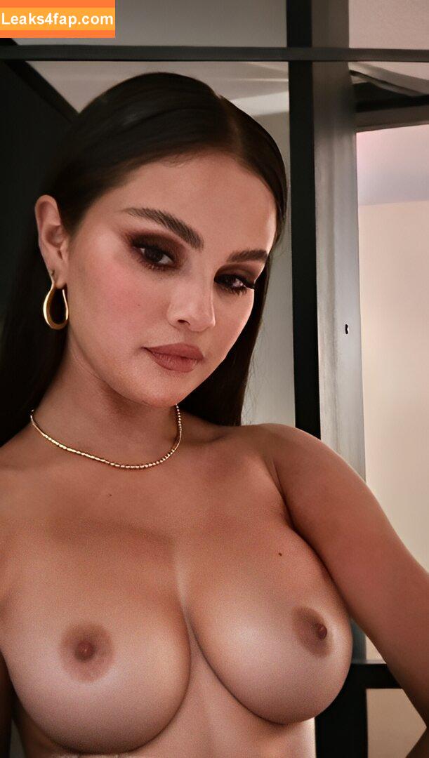 Selena Gomez / Selena / https: / selena.gomez / selenagomez leaked photo photo #6251
