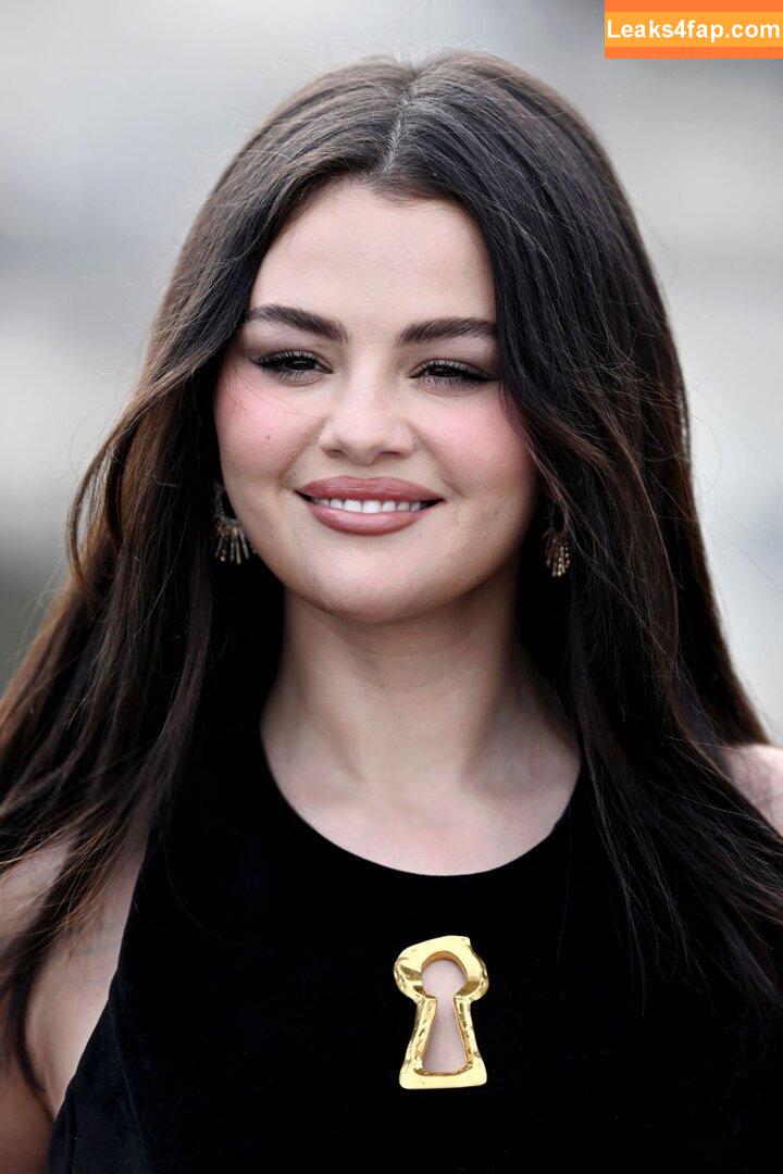 Selena Gomez / Selena / https: / selena.gomez / selenagomez leaked photo photo #6295