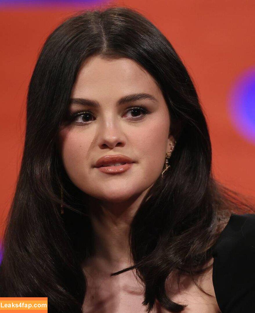 Selena Gomez / Selena / https: / selena.gomez / selenagomez leaked photo photo #6400