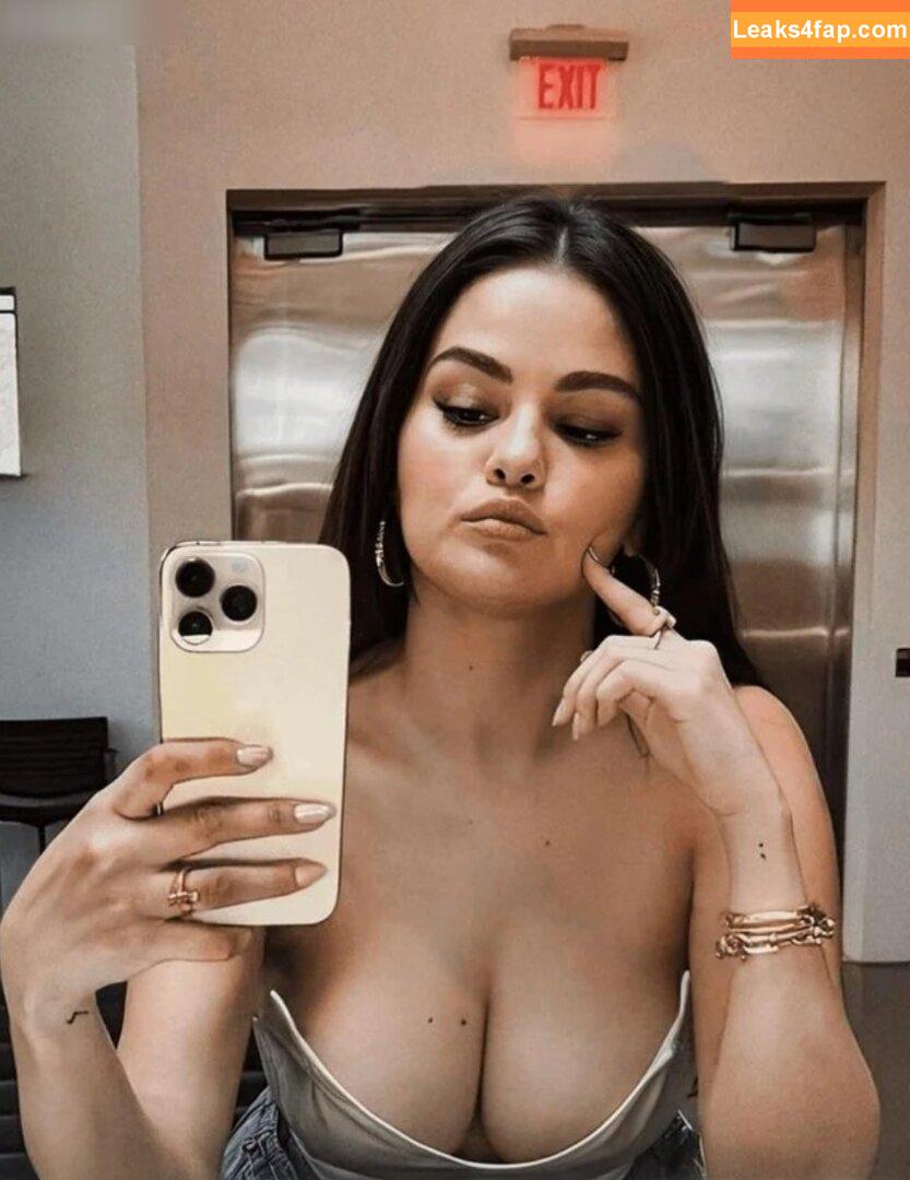 Selena Gomez / Selena / https: / selena.gomez / selenagomez leaked photo photo #6423