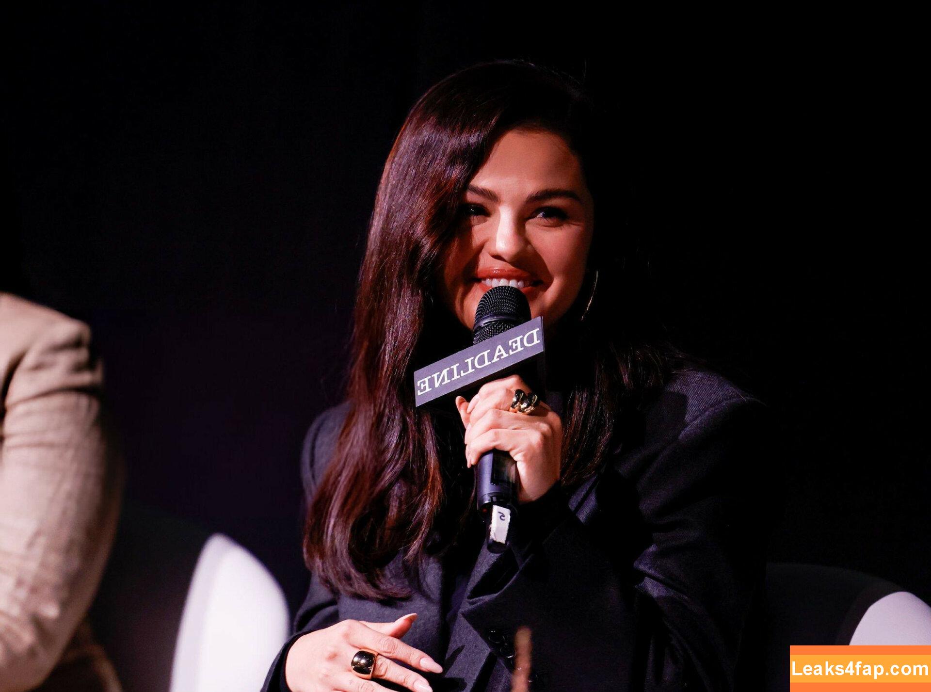 Selena Gomez / Selena / https: / selena.gomez / selenagomez leaked photo photo #6433