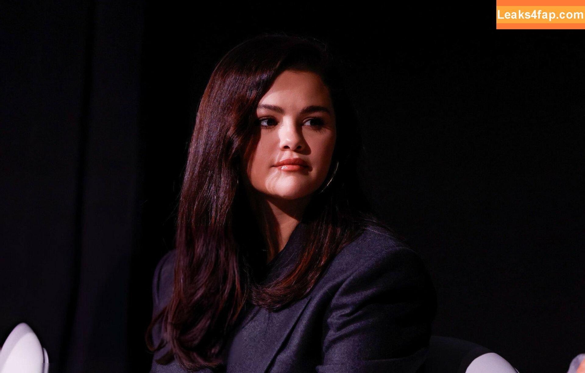 Selena Gomez / Selena / https: / selena.gomez / selenagomez leaked photo photo #6435