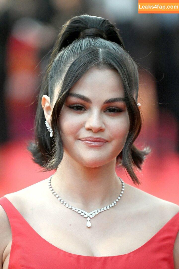 Selena Gomez / Selena / https: / selena.gomez / selenagomez leaked photo photo #6452