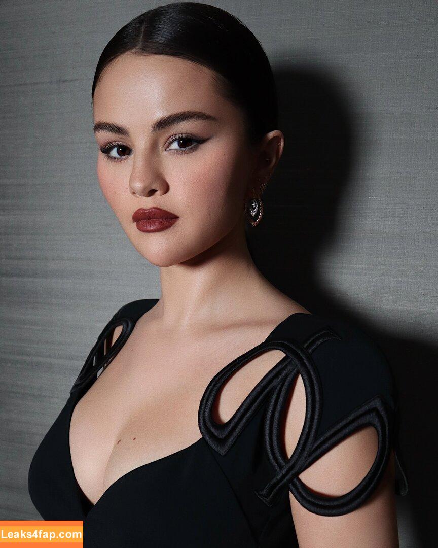 Selena Gomez / Selena / https: / selena.gomez / selenagomez leaked photo photo #6490