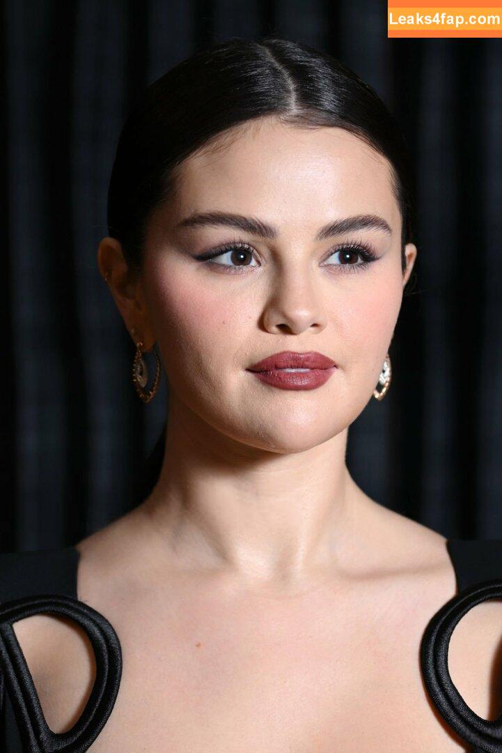 Selena Gomez / Selena / https: / selena.gomez / selenagomez leaked photo photo #6492
