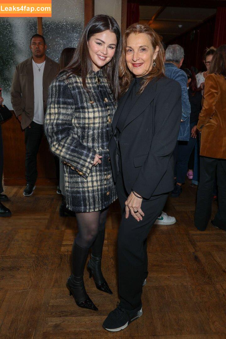 Selena Gomez / Selena / https: / selena.gomez / selenagomez leaked photo photo #6520