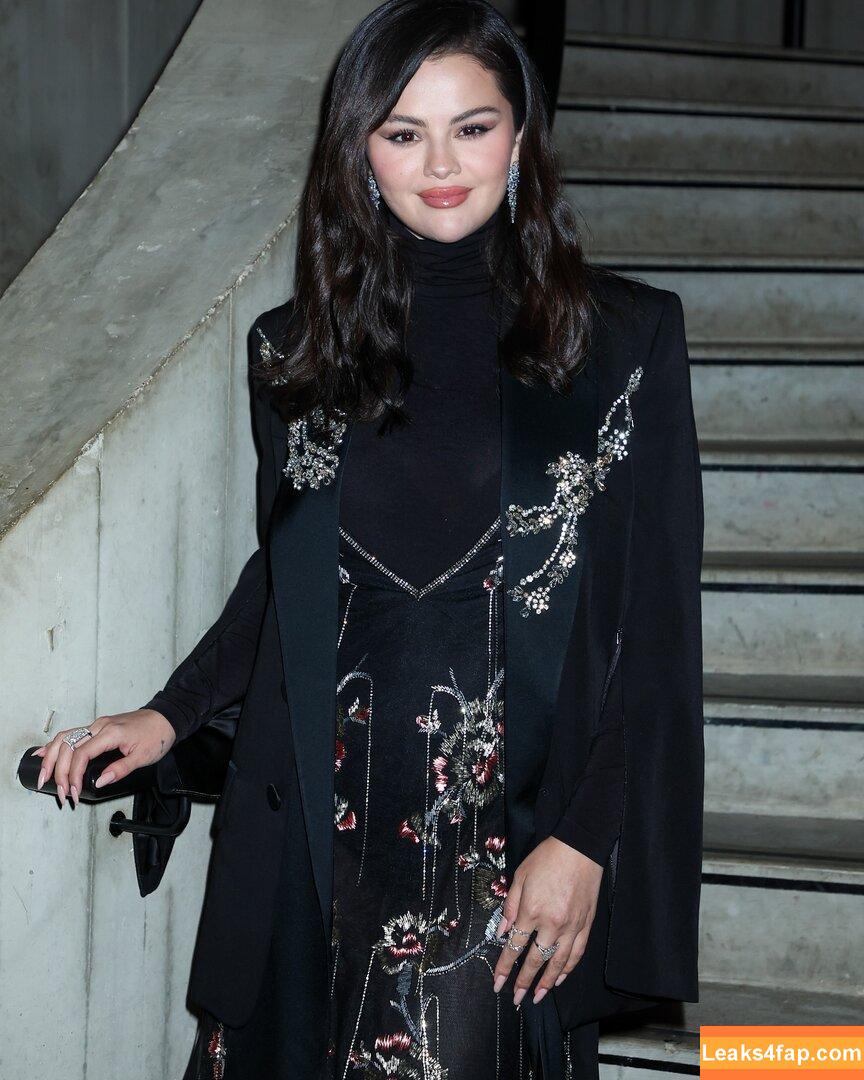 Selena Gomez / Selena / https: / selena.gomez / selenagomez leaked photo photo #6526