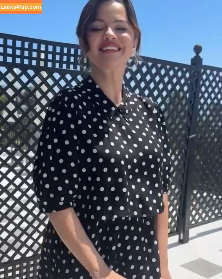 Selena Gomez / Selena / https: / selena.gomez / selenagomez leaked photo photo #6557