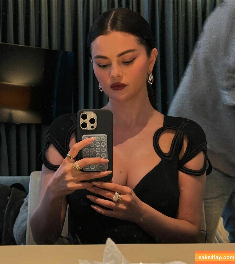 Selena Gomez / Selena / https: / selena.gomez / selenagomez leaked photo photo #6562