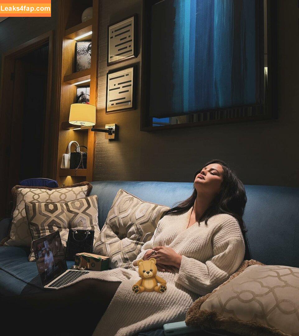 Selena Gomez / Selena / https: / selena.gomez / selenagomez leaked photo photo #6564
