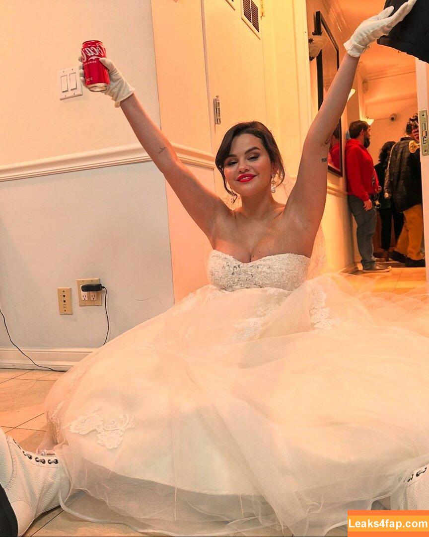 Selena Gomez / Selena / https: / selena.gomez / selenagomez leaked photo photo #6651