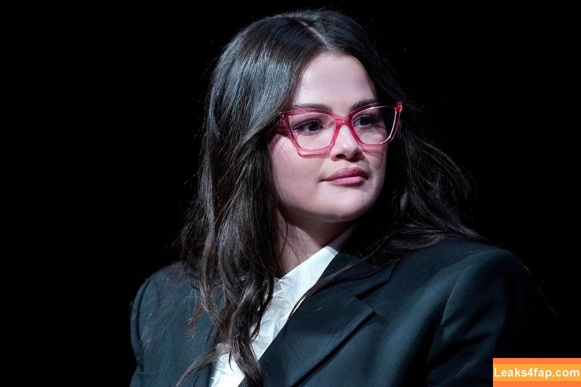 Selena Gomez / Selena / https: / selena.gomez / selenagomez leaked photo photo #6740