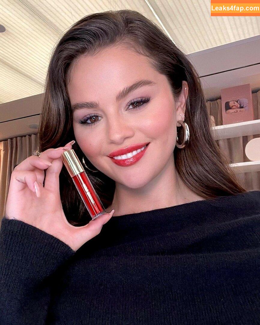 Selena Gomez / Selena / https: / selena.gomez / selenagomez leaked photo photo #6761