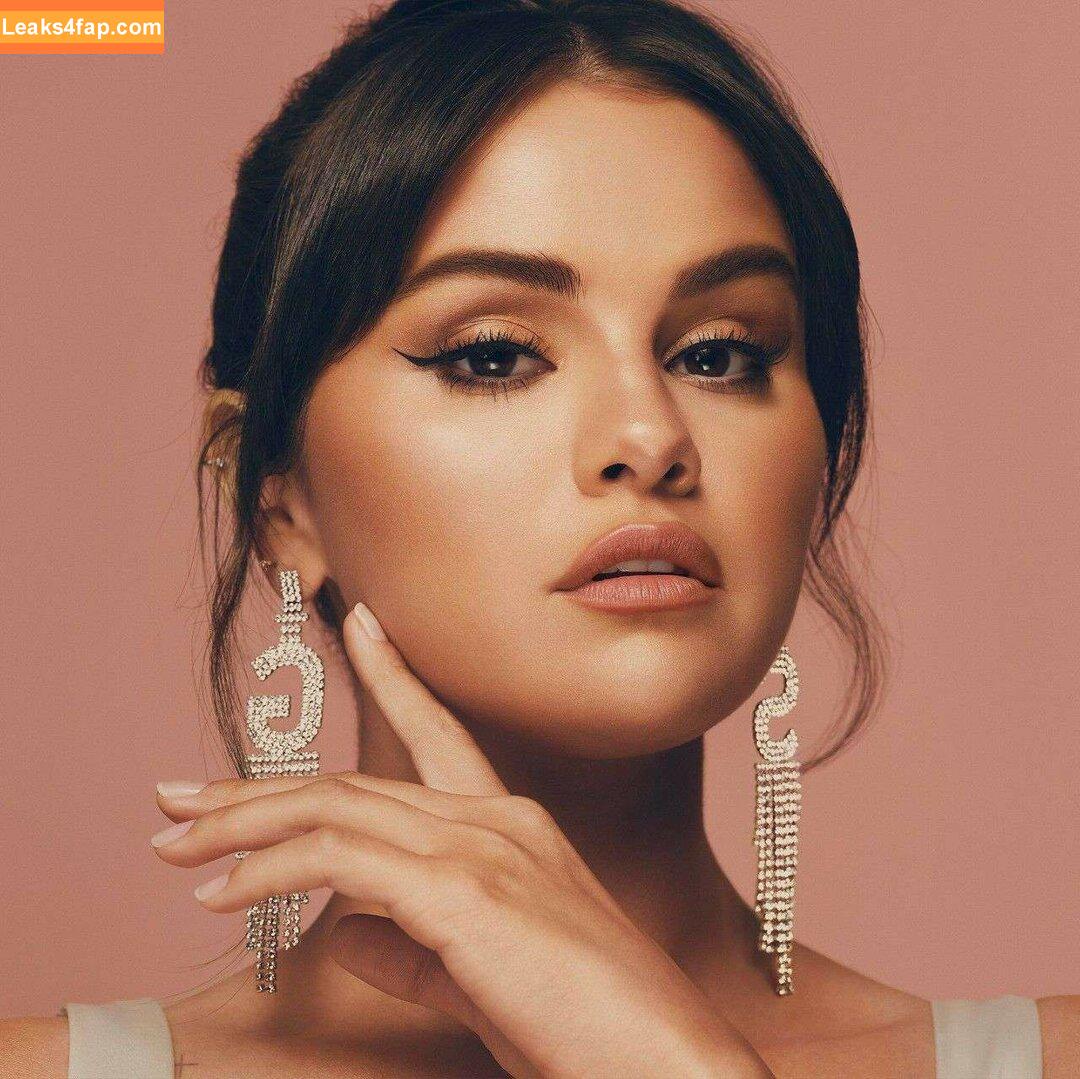 Selena Gomez / Selena / https: / selena.gomez / selenagomez leaked photo photo #6764