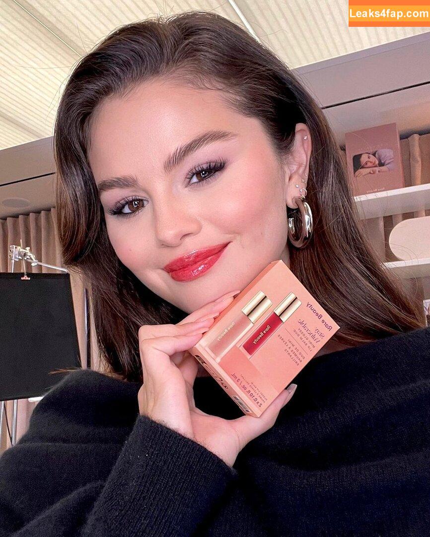 Selena Gomez / Selena / https: / selena.gomez / selenagomez leaked photo photo #6780