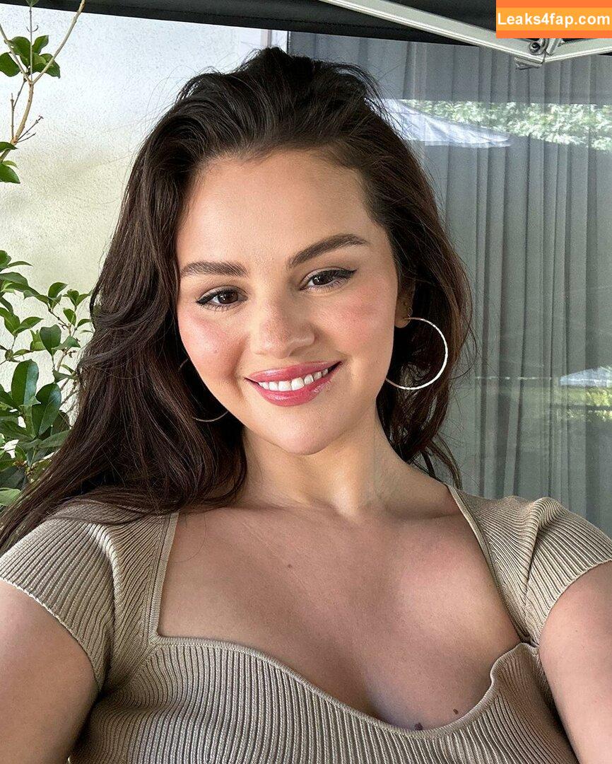 Selena Gomez / Selena / https: / selena.gomez / selenagomez leaked photo photo #6876