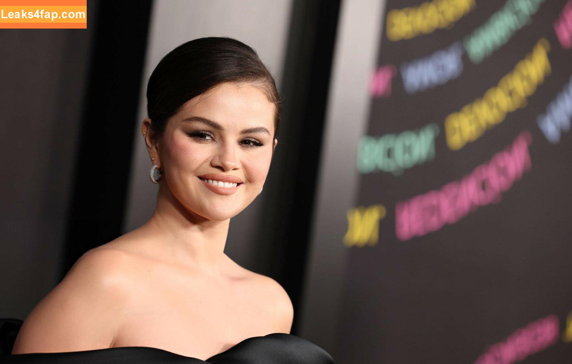 Selena Gomez / Selena / https: / selena.gomez / selenagomez leaked photo photo #6912